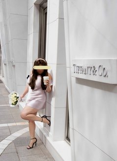 Alessia - puta in Paris Photo 13 of 13