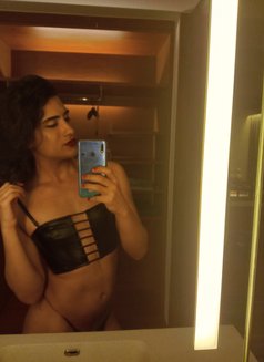Alessia - Transsexual escort in London Photo 3 of 13