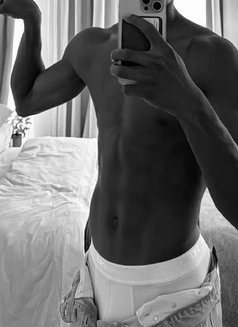 Alex - Male escort in Lagos, Nigeria Photo 4 of 5
