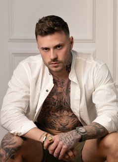 Alex - Acompañantes masculino in Dubai Photo 4 of 8