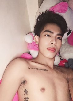 Alex dy - Male escort in Manila Photo 2 of 9