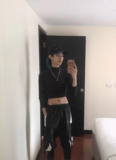 Alex dy - Male escort in Manila Photo 4 of 9