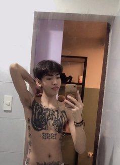 Alex dy - Male escort in Manila Photo 8 of 9