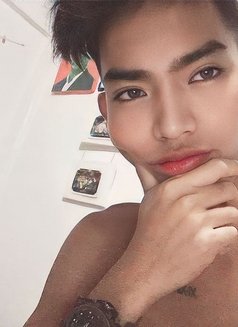 Alex dy - Male escort in Manila Photo 9 of 9