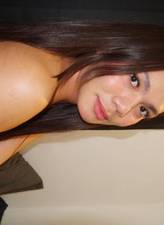 Alex - Transsexual escort in Cebu City Photo 4 of 5