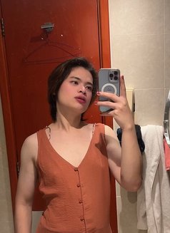 Alex - Transsexual escort in Dubai Photo 1 of 5