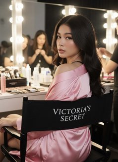 Alex - Transsexual escort in Manila Photo 2 of 9