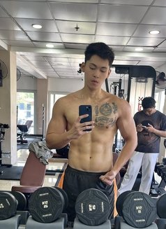 Alex - Male escort in Makati City Photo 4 of 6