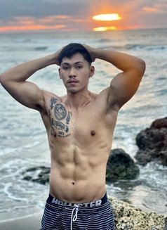 Alex - Male escort in Makati City Photo 6 of 10