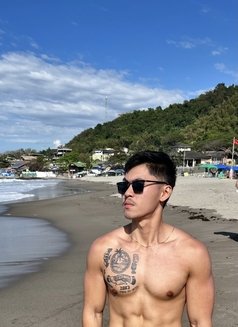 Alex - Male escort in Makati City Photo 8 of 10