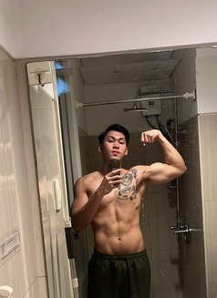 Alex - Male escort in Makati City Photo 10 of 10
