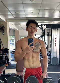Alex - Male escort in Manila Photo 6 of 8