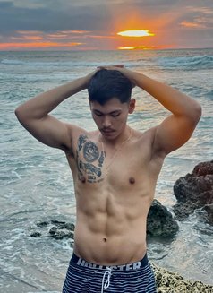Alex - Male escort in Makati City Photo 11 of 11
