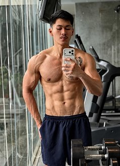 Alex - Male escort in Taipei Photo 4 of 10