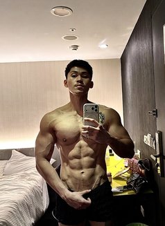 Alex - Male escort in Taipei Photo 10 of 12