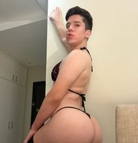 Alex From Russia - Transsexual escort in Dubai