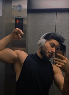 Alex - Male escort in Dubai Photo 2 of 2