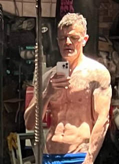 Alex - Male escort in Tokyo Photo 1 of 3