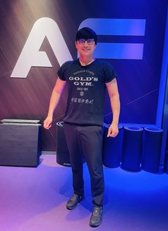 Alex - Male escort in Tokyo Photo 4 of 4