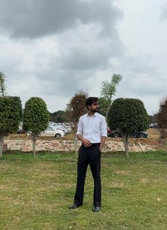 Alex H - Acompañantes masculino in Bangalore Photo 3 of 4