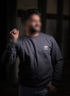 Alex in Delhi Service - Male escort in New Delhi Photo 1 of 3