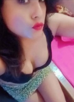Alex - Transsexual escort in New Delhi Photo 1 of 18