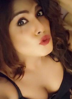 Alex - Transsexual escort in New Delhi Photo 5 of 18