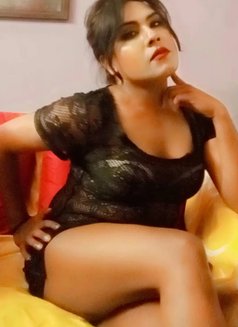 Alex - Transsexual escort in New Delhi Photo 11 of 18