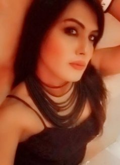 Alex - Transsexual escort in Noida Photo 8 of 18