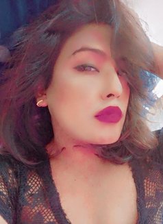 Alex - Transsexual escort in Noida Photo 16 of 18