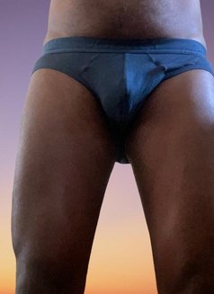 Alex - Male escort in Dubai Photo 1 of 1