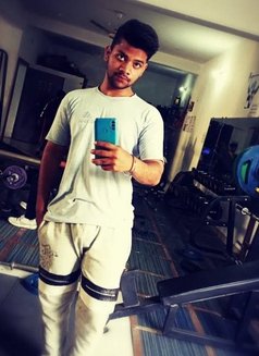 Alex - Male escort in Gurgaon Photo 2 of 4