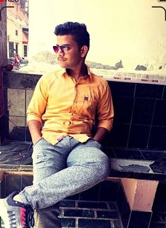 Alex - Male escort in Gurgaon Photo 4 of 4