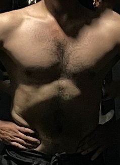 Alex - masseur in Hyderabad Photo 1 of 2