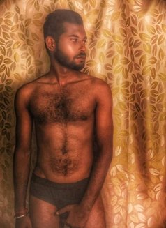 Bisexual Alex - Male escort in Kolkata Photo 1 of 9