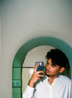 Alex - Male escort in Kolkata Photo 1 of 1