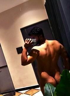 Alex - Male escort in Mumbai Photo 4 of 12