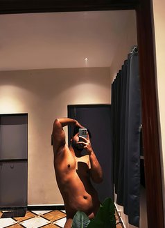Alex - Male escort in Mumbai Photo 6 of 12