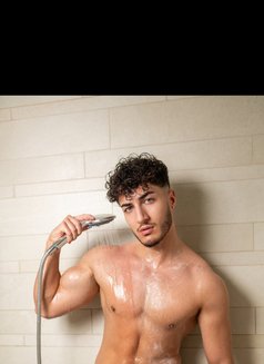 Alex - Acompañantes masculino in Dubai Photo 1 of 3