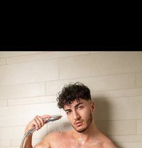 Alex - Male escort in Dubai Photo 1 of 3