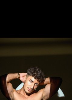 Alex - Acompañantes masculino in Dubai Photo 3 of 3
