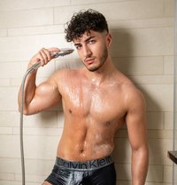 Alex - Male escort in Dubai Photo 3 of 3