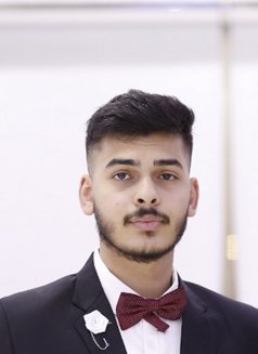 Alex - Male escort in Dubai Photo 2 of 2