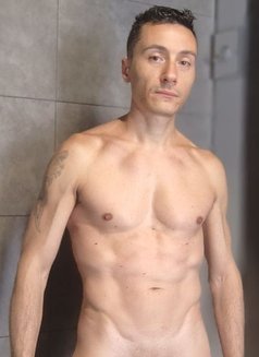 Alex Mancini - Male adult performer in Madrid Photo 9 of 15