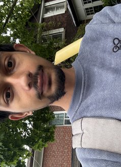 Alex - Male escort in Toronto Photo 2 of 5