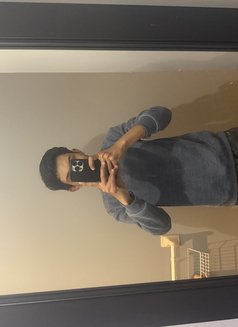 Alex - Male escort in Toronto Photo 3 of 5