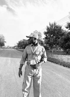 Alex - Male escort in Dubai Photo 3 of 4