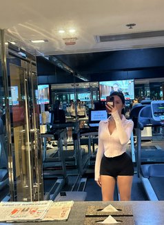 Alex Peters - Transsexual escort in Manila Photo 7 of 7