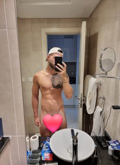 Alex - Acompañantes masculino in Dubai Photo 2 of 2