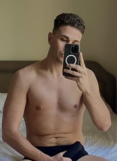 Alex Rimmer - Male escort in Dubai Photo 3 of 3